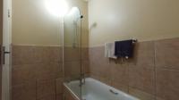 Bathroom 1 - 6 square meters of property in Daspoort