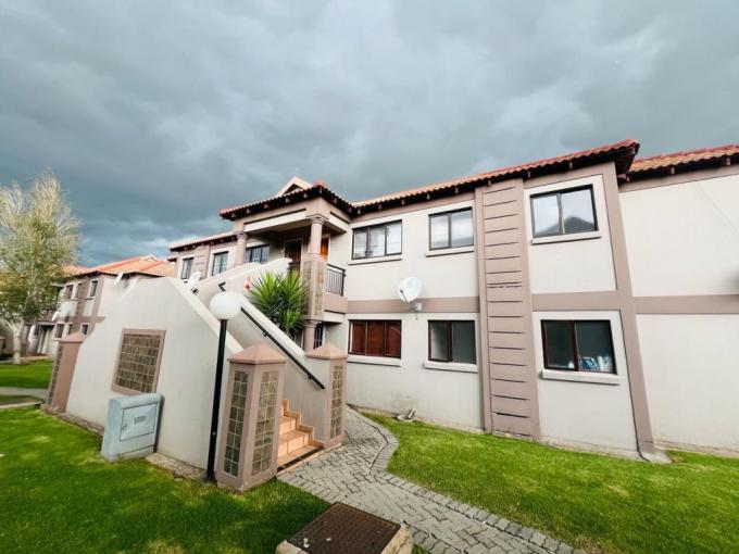 2 Bedroom Apartment for Sale For Sale in Helderwyk Estate - MR631241