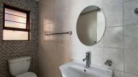 Main Bathroom - 5 square meters of property in Bedfordview