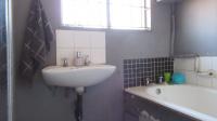 Bathroom 1 - 2 square meters of property in Mid-ennerdale
