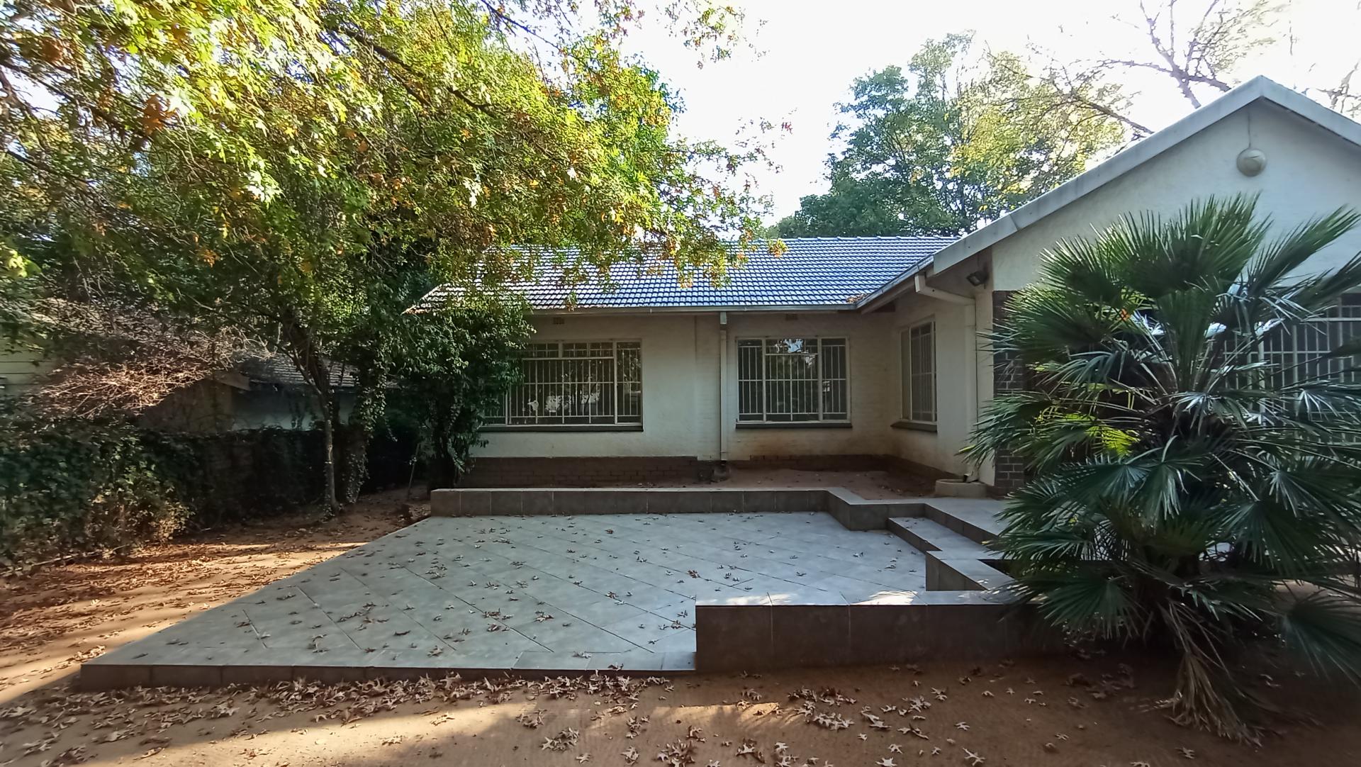 Front View of property in Blairgowrie