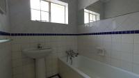 Bathroom 2 - 5 square meters of property in Blairgowrie