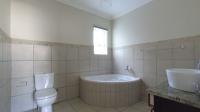 Bed Room 3 - 18 square meters of property in Parktown North