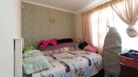 Bed Room 1 - 7 square meters of property in Amandasig