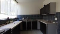 Kitchen - 9 square meters of property in Windsor East