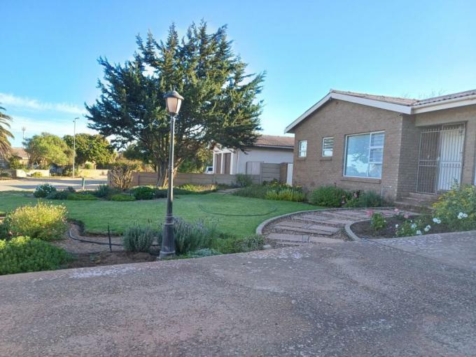 3 Bedroom House for Sale For Sale in Vredenburg - MR631692