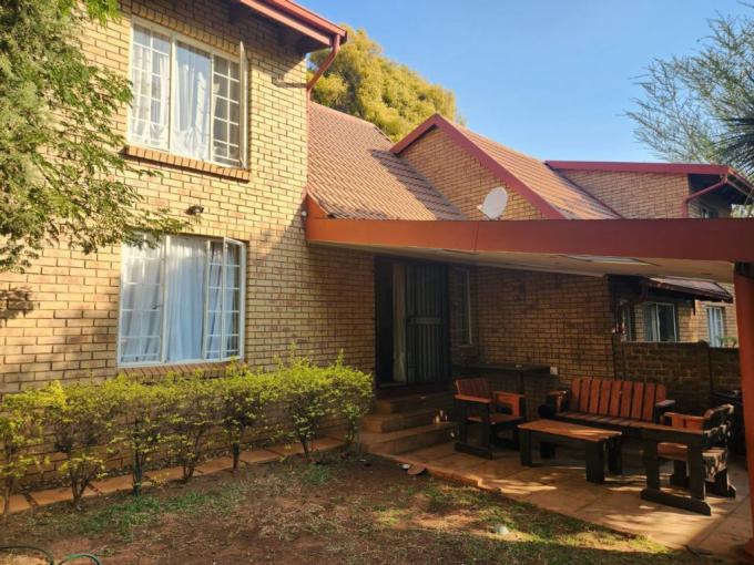 3 Bedroom Duplex for Sale For Sale in Garsfontein - MR631742