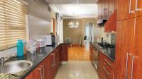 Kitchen - 19 square meters of property in Padfield Park