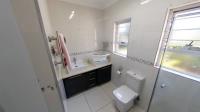 Main Bathroom - 5 square meters of property in Padfield Park