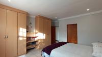 Main Bedroom - 19 square meters of property in Rua Vista