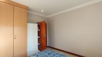 Bed Room 2 - 14 square meters of property in Rua Vista
