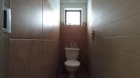 Bathroom 1 - 6 square meters of property in Andeon