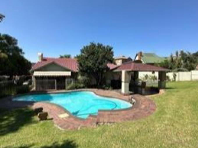 3 Bedroom House for Sale For Sale in Meredale - MR632029
