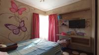 Bed Room 1 - 13 square meters of property in Sinoville