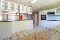 Kitchen of property in Duncanville