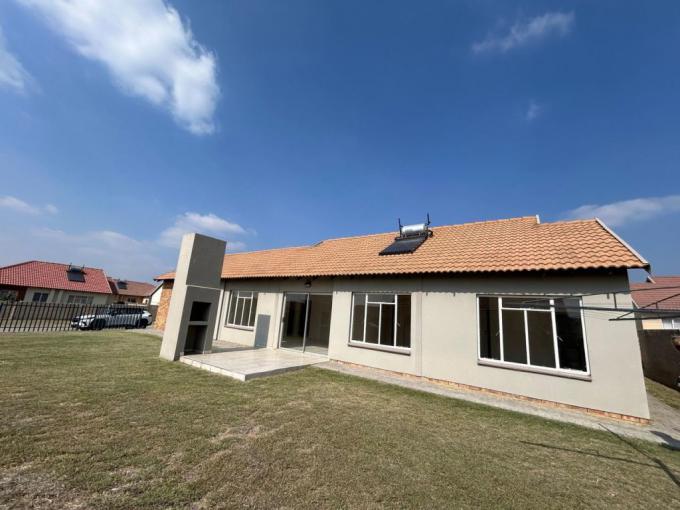 3 Bedroom House for Sale For Sale in Waterkloof (Rustenburg) - MR632150