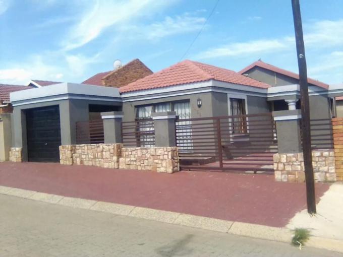 3 Bedroom House for Sale For Sale in Ratanda-JHB - MR632162