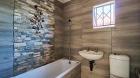 Bathroom 1 - 4 square meters of property in Walkerville