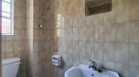 Bathroom 1 - 14 square meters of property in Boksburg North