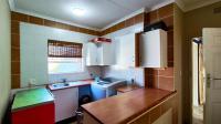 Kitchen - 30 square meters of property in Morehill