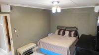 Bed Room 2 - 13 square meters of property in Montclair (Dbn)