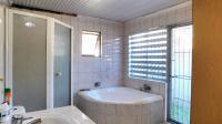 Bathroom 1 - 14 square meters of property in Montclair (Dbn)