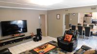 Lounges - 24 square meters of property in Montclair (Dbn)