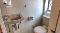 Main Bathroom - 3 square meters of property in Umbilo 