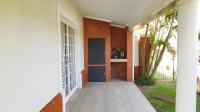 Patio - 56 square meters of property in Mount Edgecombe 