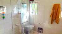 Main Bathroom - 8 square meters of property in Mount Edgecombe 