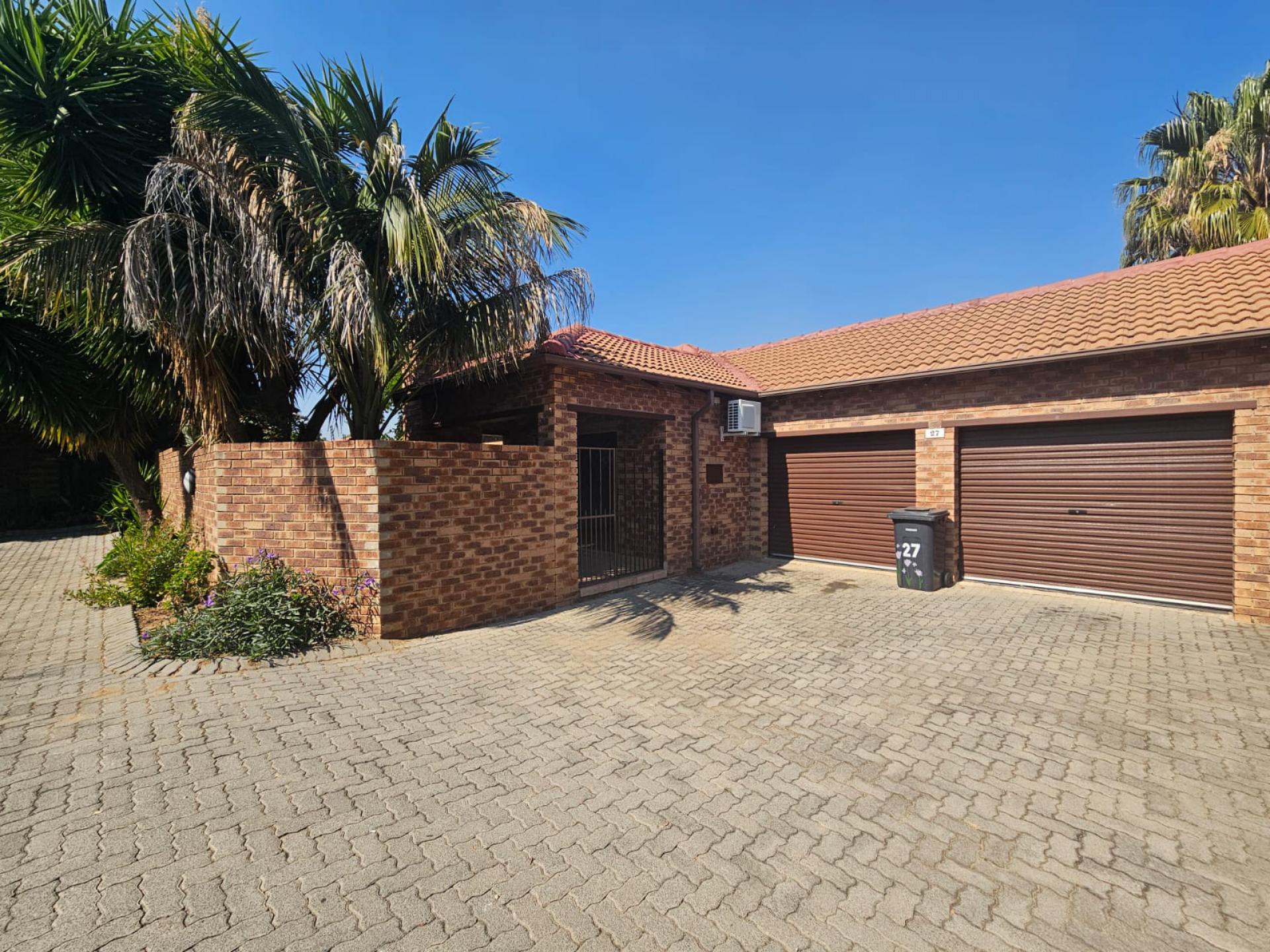  of property in Rooihuiskraal North