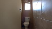 Bathroom 1 - 6 square meters of property in Thatchfield Hills Estate