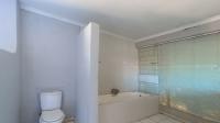 Bathroom 3+ - 10 square meters of property in Horison