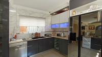 Kitchen - 33 square meters of property in Paulshof