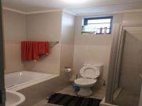 Bathroom 1 of property in Rooihuiskraal North