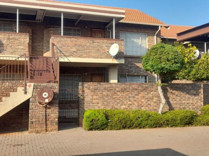 2 Bedroom Simplex for Sale For Sale in Pretoria West - MR632569