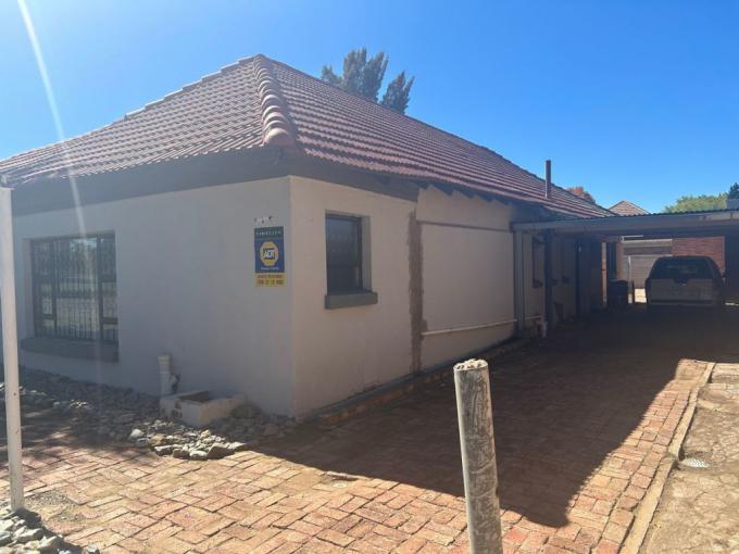 3 Bedroom House for Sale For Sale in Vierfontein - MR632578