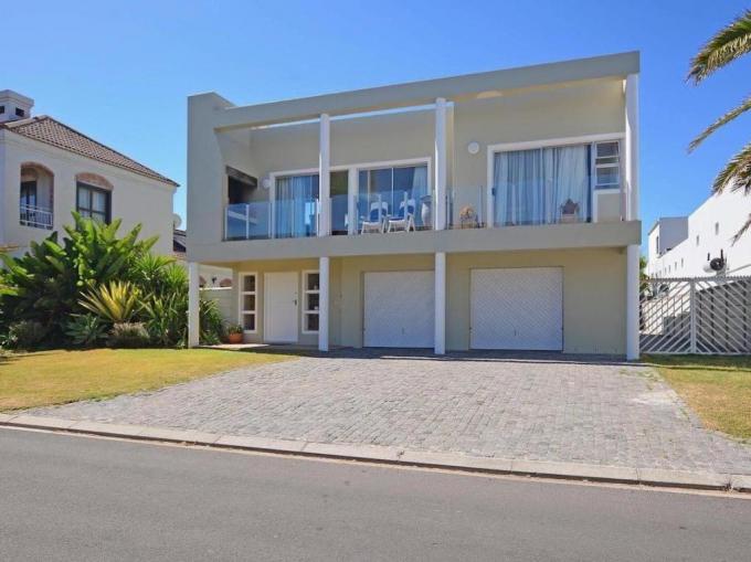 4 Bedroom House to Rent in Bloubergstrand - Property to rent - MR632671