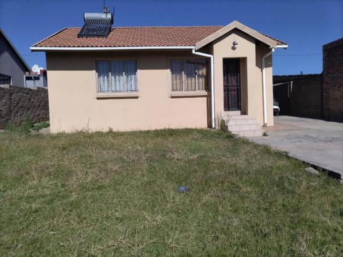 2 Bedroom House for Sale For Sale in Olievenhoutbos - MR632683