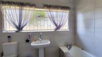 Main Bathroom - 7 square meters of property in Arcon Park