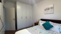 Bed Room 1 - 12 square meters of property in Bardale Village