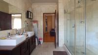 Main Bathroom - 11 square meters of property in Sagewood