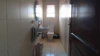 Bathroom 2 - 3 square meters of property in Sagewood