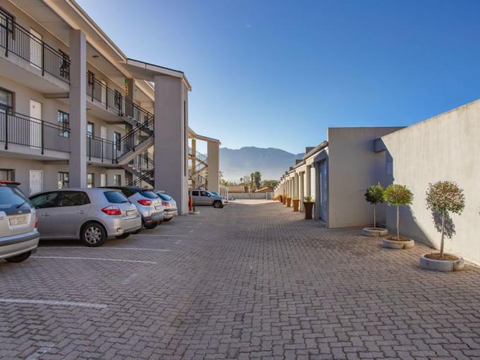 2 Bedroom Apartment for Sale For Sale in Paarl - MR632823