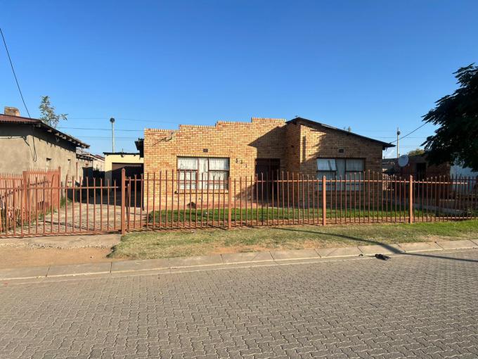 3 Bedroom House for Sale For Sale in Batho - MR632885