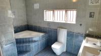 Bathroom 1 - 14 square meters of property in Dawncrest