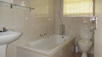 Main Bathroom - 5 square meters of property in Wilgeheuwel 