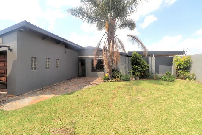 3 Bedroom House for Sale For Sale in Lenasia - MR632915