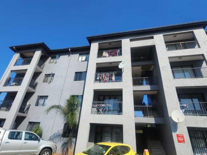 2 Bedroom Apartment for Sale For Sale in Montclair (Dbn) - MR632927