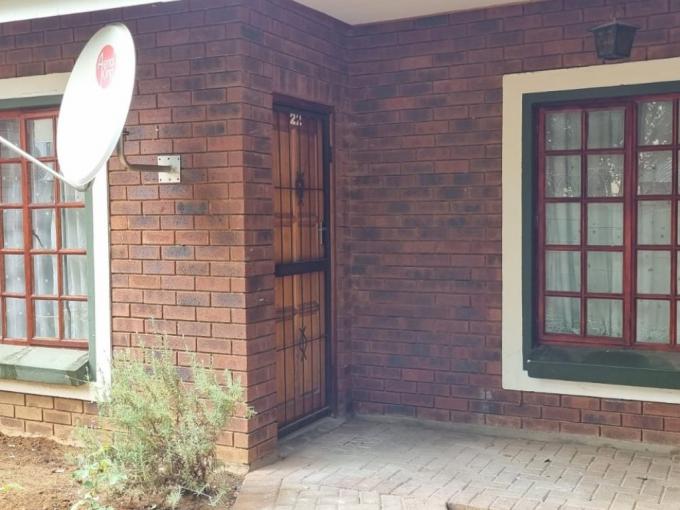 2 Bedroom Simplex to Rent in Langenhoven Park - Property to rent - MR633010